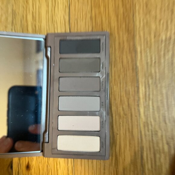 Urban Decay Naked2 Basics Eyeshadow - Picture 4 of 5
